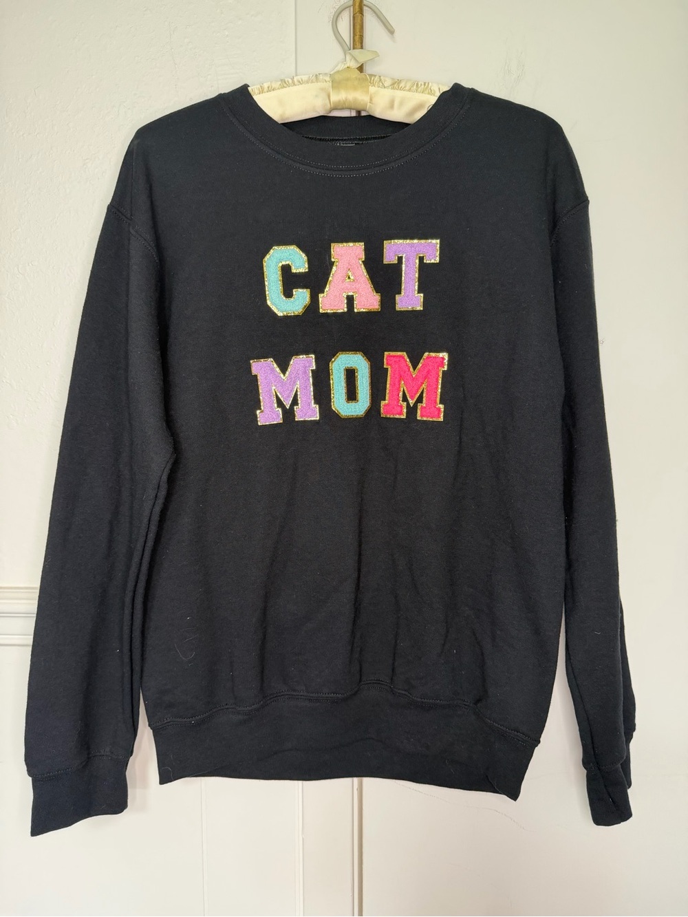 Black CAT MOM Sweatshirt with Multicolor Letters new